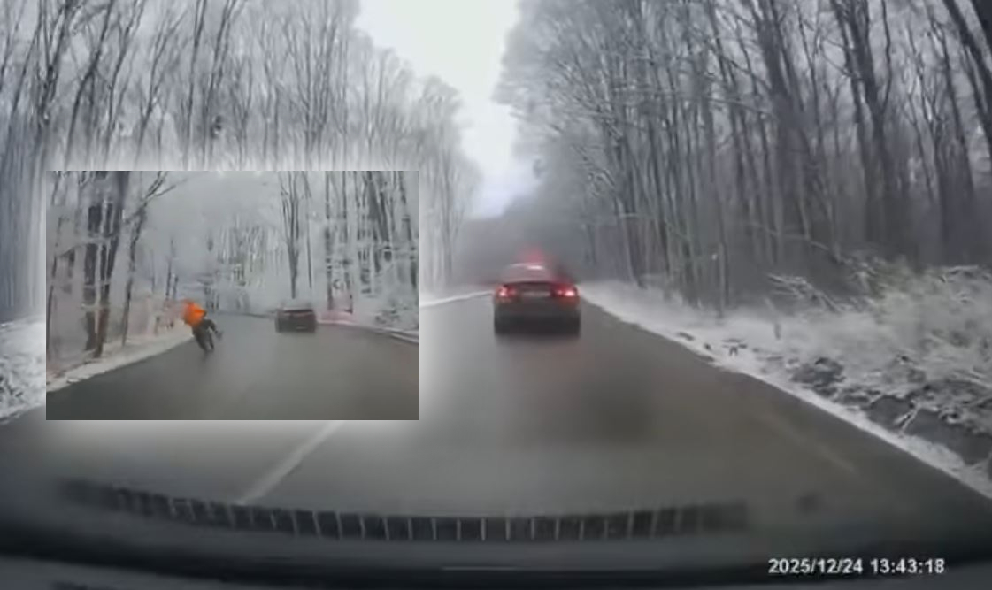 Tragedie în Ajunul Crăciunului. Un motociclist fără permis s-a izbit de un stâlp de beton, în Iași