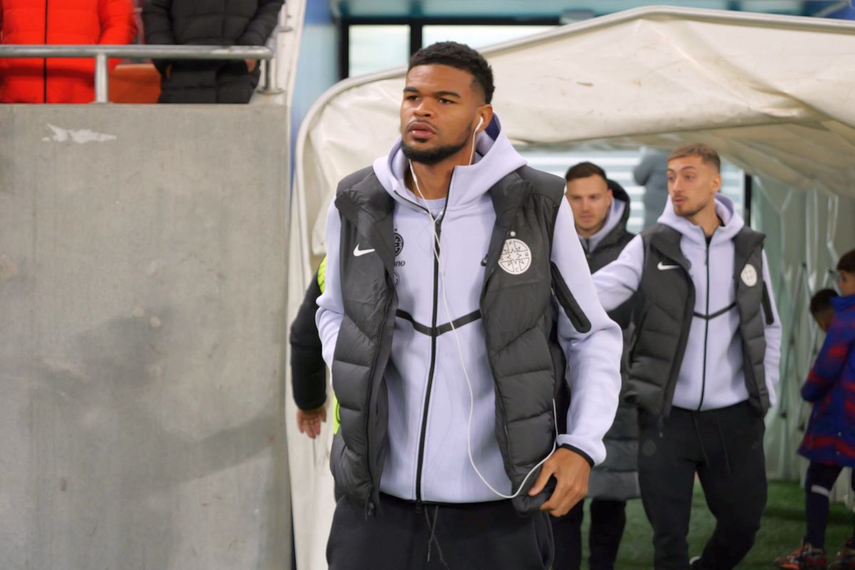 „Îi dau 10.000 pe lună”