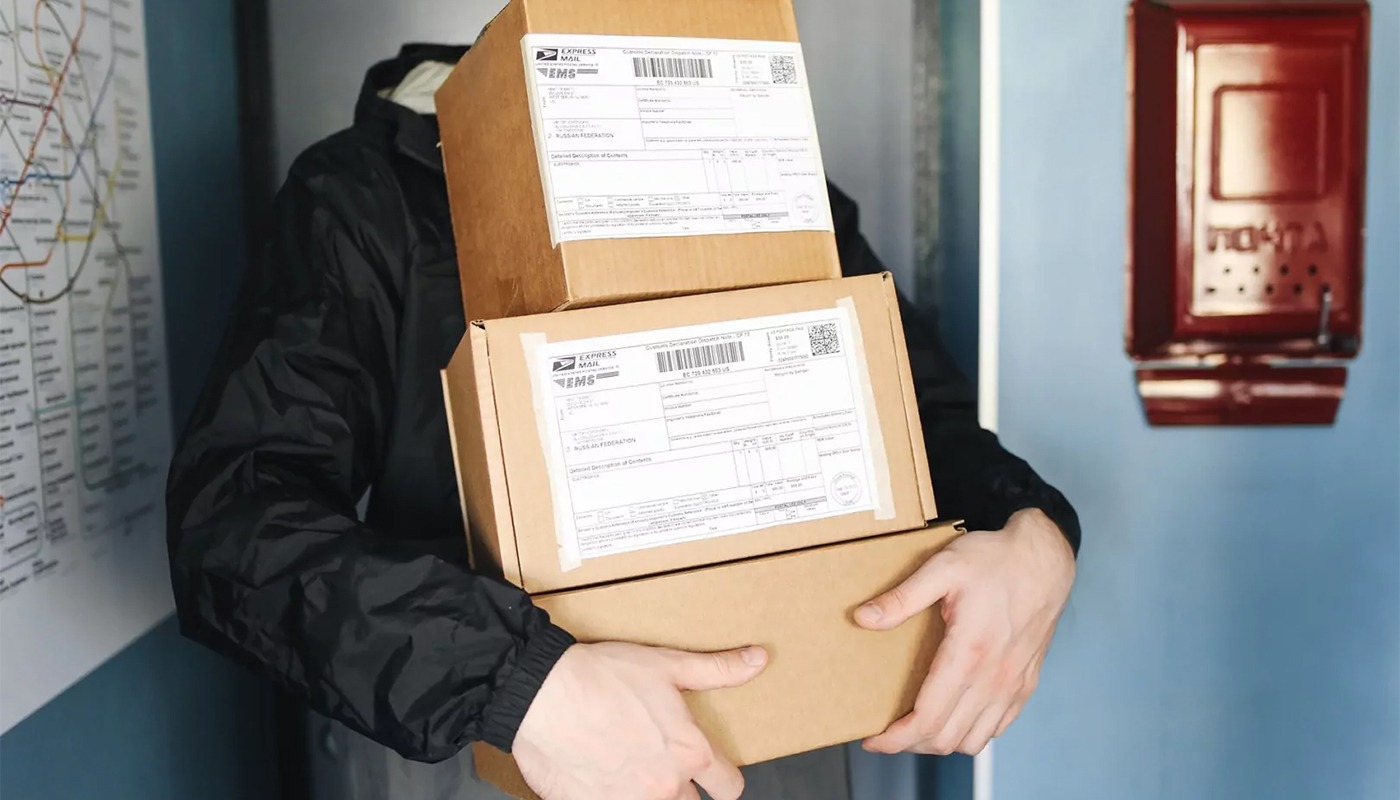 Un curier polonez a refuzat să livreze un colet de Revelion. Motivul, "Pur și simplu mi-a fost milă de..."