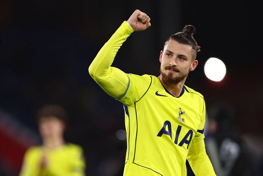 Tottenham a dat răspunsul la propunerea lui AS Roma » Ce se întâmplă cu transferul lui Radu Drăgușin!