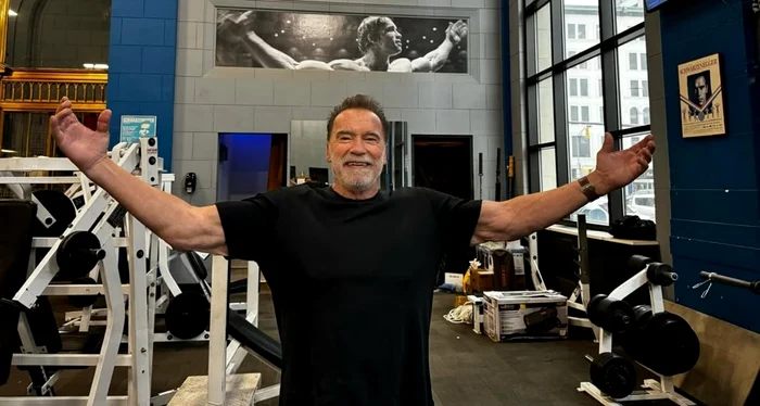 Arnold merge des în sala de forță   FOTO Instagram