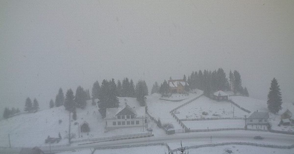 Județul în care s-a anunțat cod roşu de vânt puternic: rafale de peste 120 de km/h, zăpadă viscolită şi vizibilitate aproape de zero