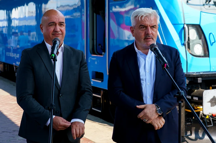 Mihai Barbu și Gabriel Stanciu (directorul Alstom România). FOTO: Inquam Photos / Pană Tudor