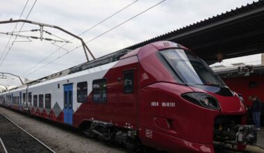 Statul român cere despăgubiri de peste 80 milioane euro pentru trenurile Alstom întârziate