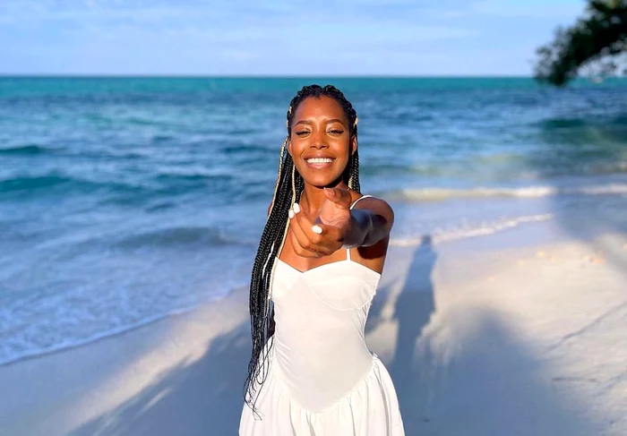Tânăra româncă trăiește în prezent în Zanzibar FOTO: Tiktok