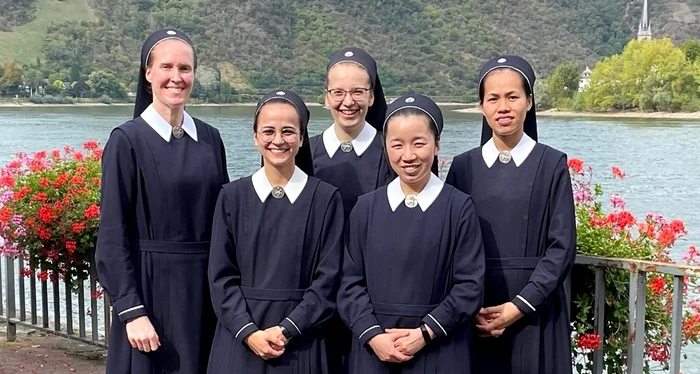 Olivia Lukaszewicz (dreapta), alături de surorile din congregație. Foto The Catholic Weekly