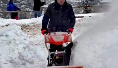 Ministrul Radu Miruţă, deszăpezire cu freza de mână în stațiunea Rânca. „Cine nu face pârtie e rost de bârfă între vecini”