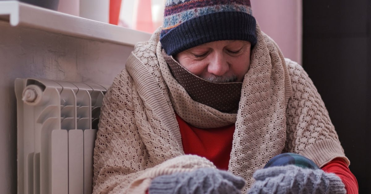 Mii de bucureșteni stau în frig. 3.500 de blocuri au rămas fără căldură și apă caldă. Când se va remedia defecțiunea de la CET Sud