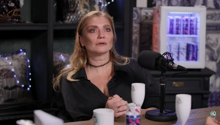 Cristina Cioran a ales să nu le spună copiilor adevărul. FOTO: captură video YouTube