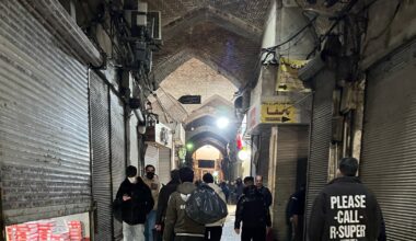 Două orașe din Iran, „preluate” de protestatari. Manifestațiile s-au extins în aproape toată țara