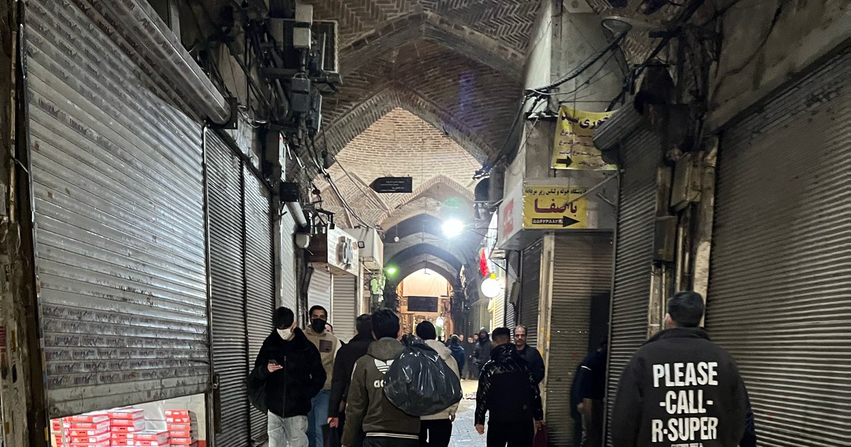 Două orașe din Iran, „preluate” de protestatari. Manifestațiile s-au extins în aproape toată țara