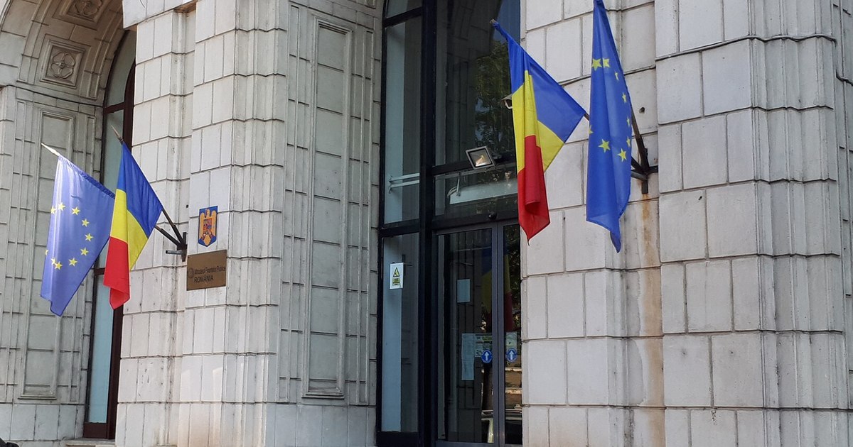 Incendiu la Ministerul Finanțelor. A ars o parte din acoperişul clădirii