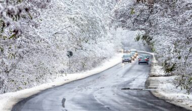 Cod portocaliu și galben de ninsoare în mai multe județe. Vremea se va răci accentuat în cea mai mare parte a țării