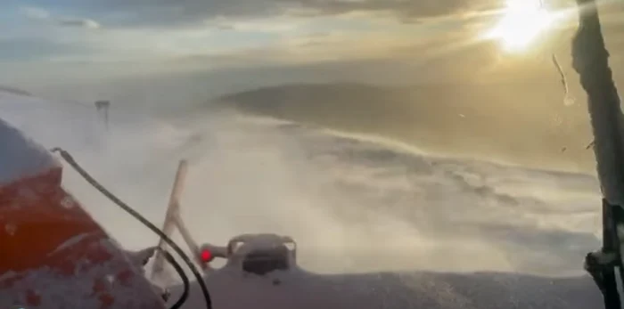 Imagini spectaculoase surprinse în timpul operațiunilor de deszăpezire.FOTO. Captură Video/Facebook 