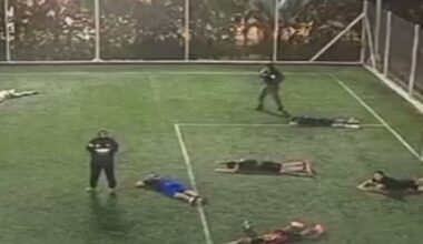 Execuție în stil mafiot, chiar pe terenul de fotbal » Trei oameni împușcați mortal! Atenție, imagini cu puternic impact emoțional