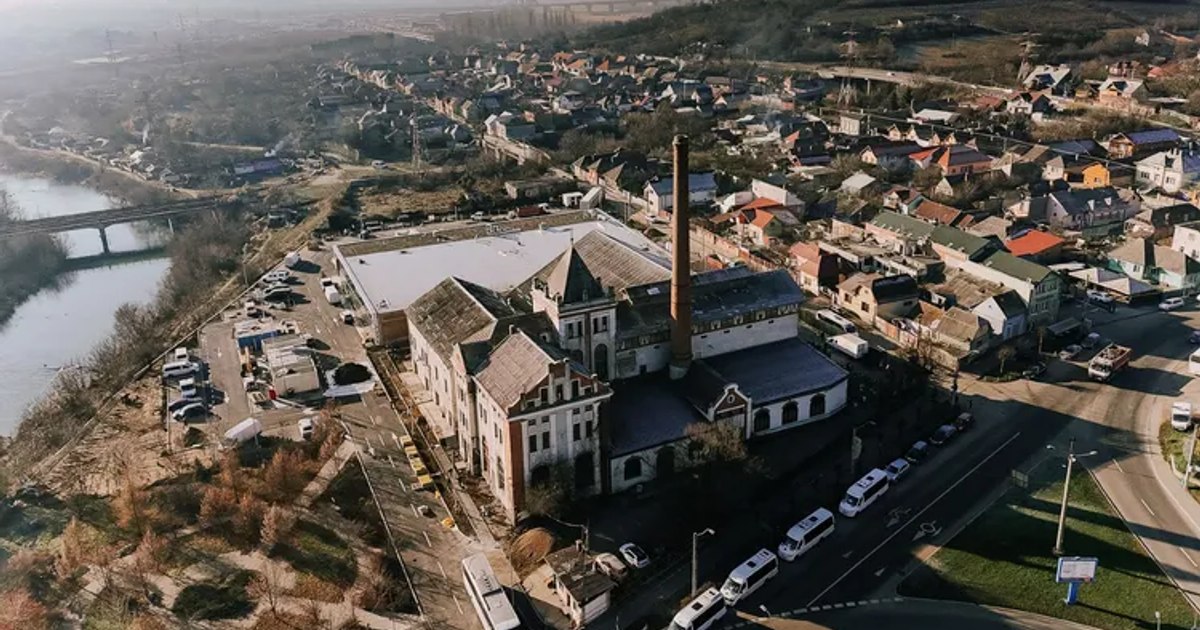 O fostă fabrică de bere din Turda, scoasă la vânzare pentru 2,7 milioane de euro. Povestea impresionantei proprietăți