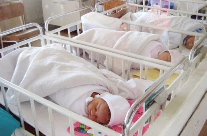 Bebeluși maternitate FOTO: Arhivă