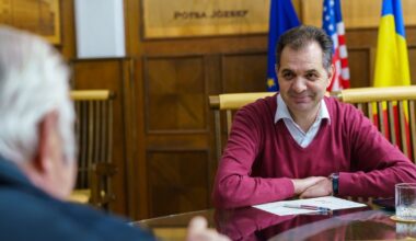 Orașul din România unde nu se mărește impozitul pe locuințe. Primarul explică decizia: „Locuința este un drept fundamental, mersul cu mașina e opțional”