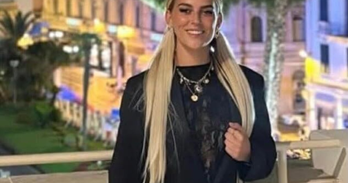 Femeia misterioasă cu cască de la Crans-Montana a fost identificată: nu trebuia să fie la bar în noaptea tragediei