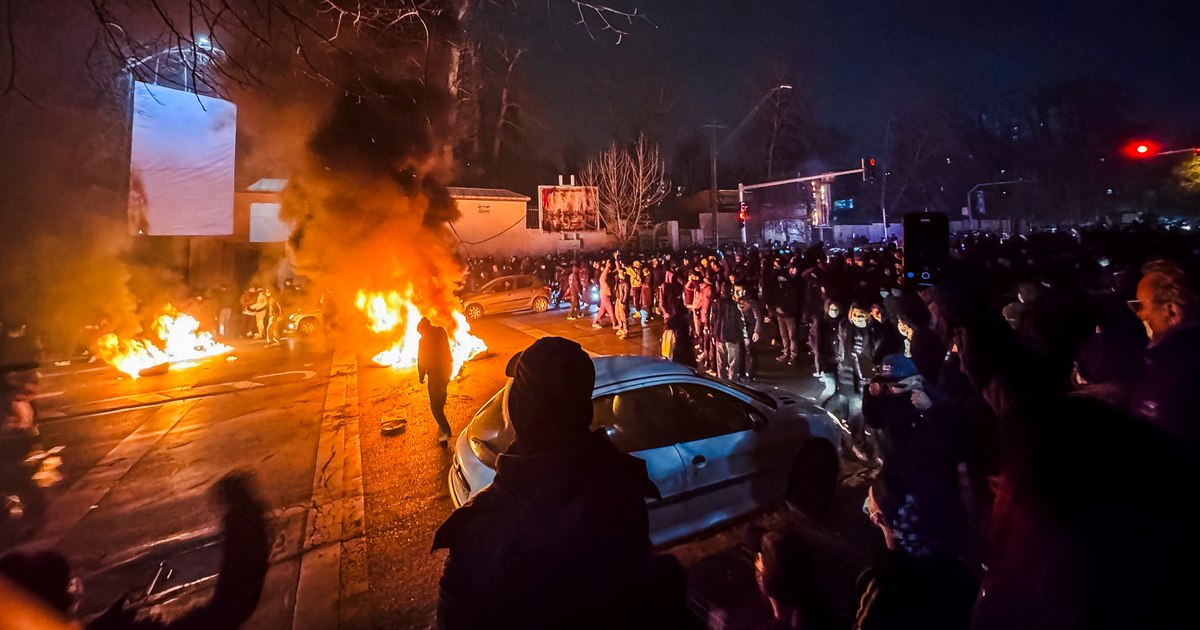 Cetățenii americani, îndemnați să părăsească Iranul de urgență și să nu se bazeze pe sprijinul guvernului SUA