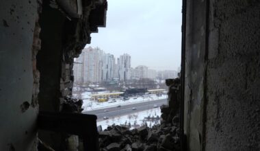 Apartamentele înghețate ale Ucrainei: cum supraviețuiesc locuitorii în ger la -15°C, fără electricitate, în lupta zilnică cu războiul. „Viața s-a oprit aici”