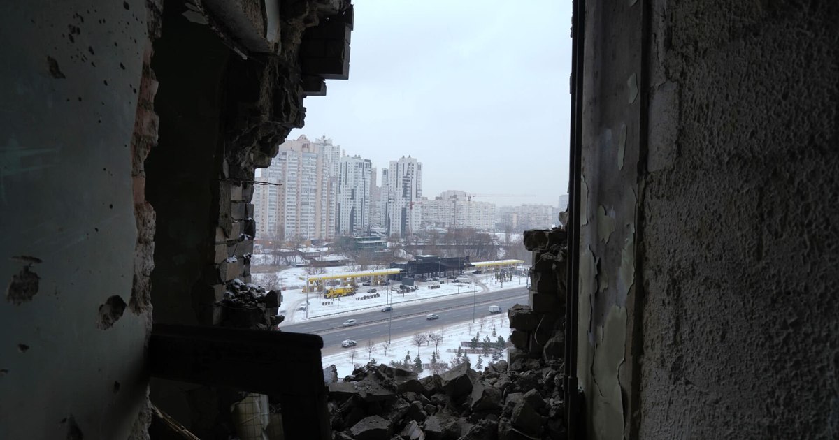 Apartamentele înghețate ale Ucrainei: cum supraviețuiesc locuitorii în ger la -15°C, fără electricitate, în lupta zilnică cu războiul. „Viața s-a oprit aici”