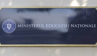Țară, țară, vrem ministru! De ce e atât de greu de găsit un ministru la Educație