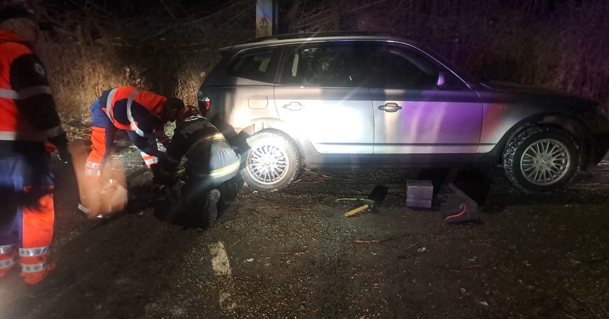 O femeie a murit călcată de propria mașină, pe care abia o parcase. Cum s-a întâmplat tragedia