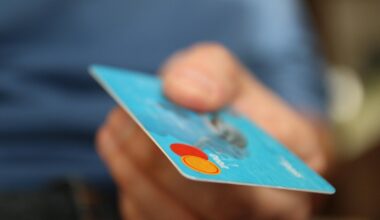 Un tânăr s-a trezit cu o sumă mare în cont, dintr-o eroare. Nu a mai vrut să o restituie și a fost reținut de polițiști