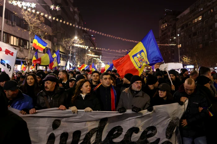 George Simion anunţă că se merge spre bulevadrul Magheru. FOTO: Inquam Photos-Octav Ganea