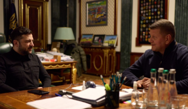 Vizită surpriză la Kiev. Valerii Zalujnîi, fostul șef al armatei ucrainene, s-a întâlnit cu Zelenski