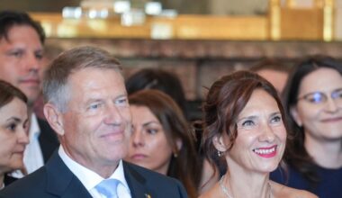 Klaus și Carmen Iohannis și-au achitat datoriile pentru care Primăria Sibiu a emis somații. Statul român continuă acțiune în instanță împotriva fostului președinte