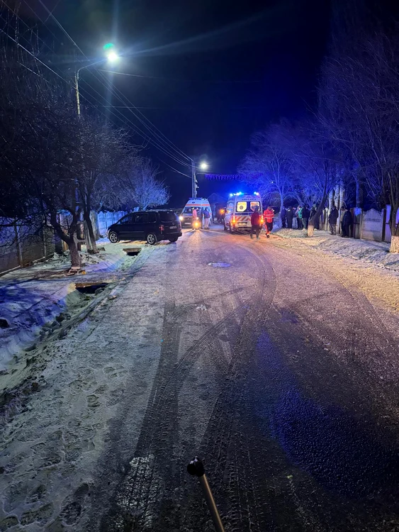 Echipajul medical nu l-a mai putut salva pe tânăr FOTO: amator