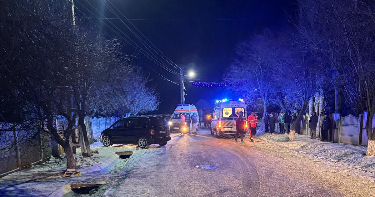 Accident cumplit în Olt. Un băiat de 17 ani, aflat pe o sanie tractată de mașină, a murit
