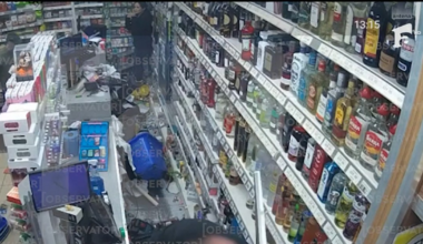 Magazin vandalizat în Londra de un grup de români, în mai puțin de 30 de secunde. Motivul violenței