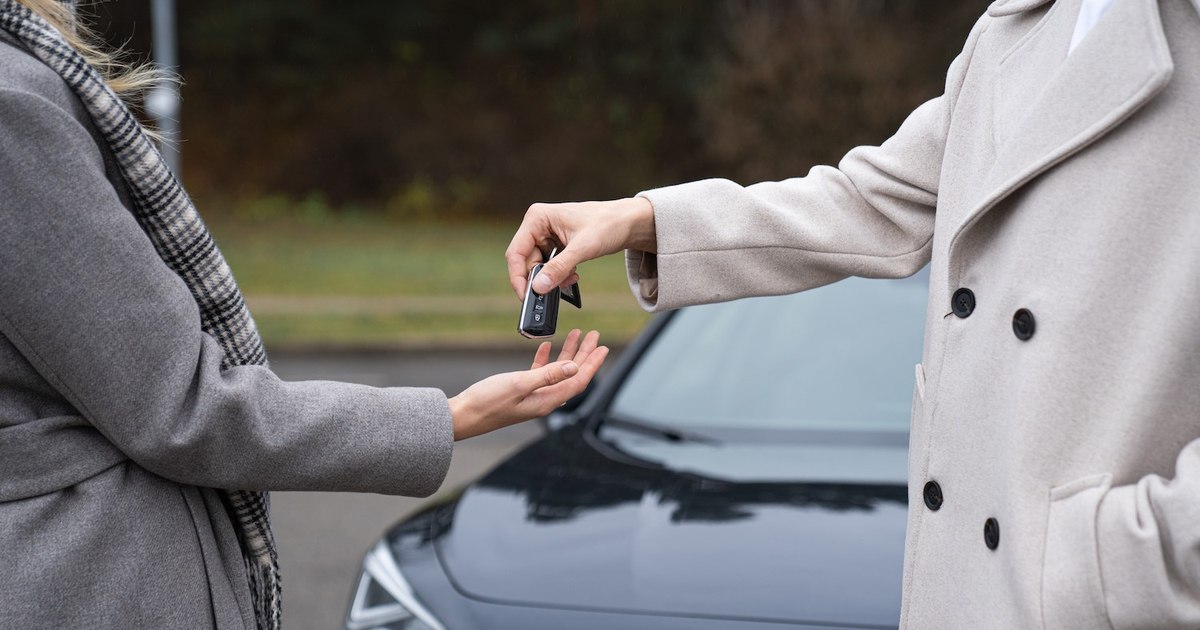 Noi reguli la vânzarea mașinii. Cine și când va plăti impozitul