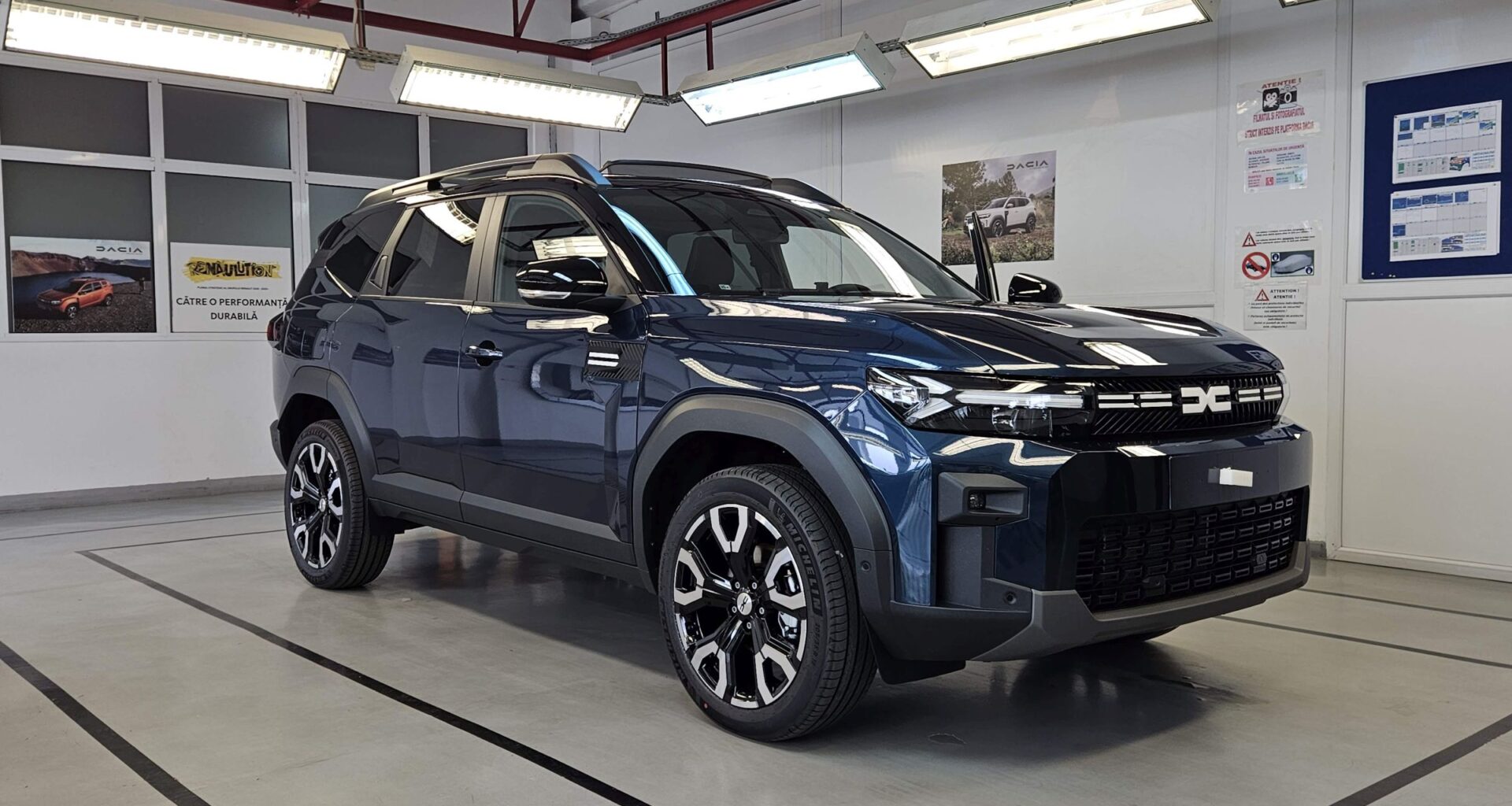 Un model Dacia a fost din nou cea mai vândută mașină din Europa / Cât de bine s-au vândut mașinile Dacia și cum au fost recepționate noile motorizări hibride