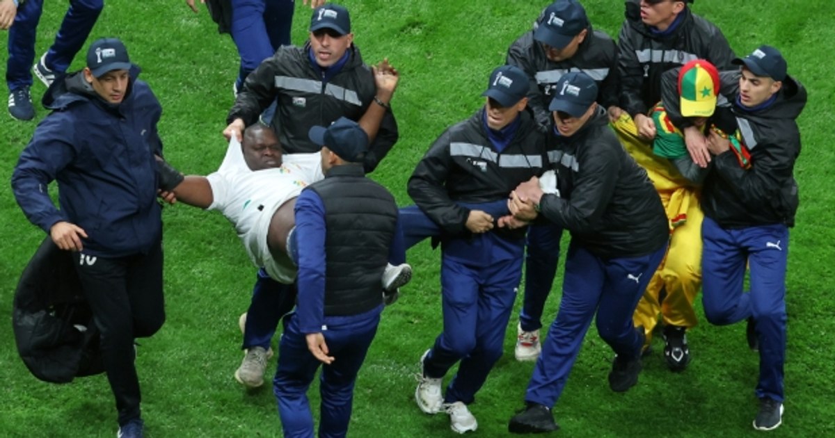 Amenințări, bătăi și acuzații de otrăvire în noaptea nebună de la Rabat. Antrenorul Senegalului: „Îmi cer scuze fotbalului”
