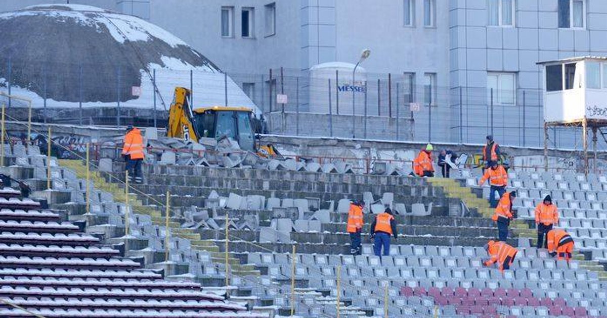Stadionul Dinamo, pus la pământ. Buldozerele au intrat în Șoseaua Ștefan cel Mare