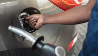 Un român din Marea Britanie susține că prețurile la carburanți sunt mai mici decât în România: „Cum naiba s-a ajuns la situația asta?”