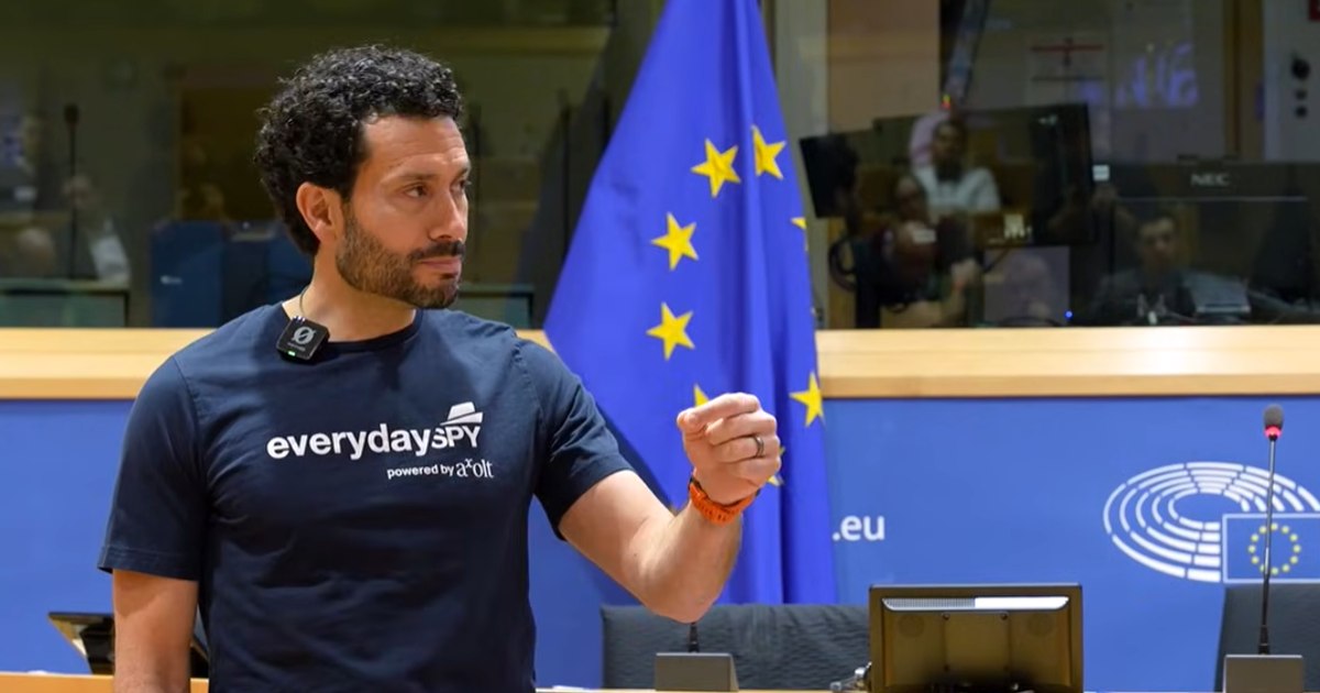 Fost agent CIA, în Parlamentul European: „Trebuie să vă construiți propriile arme, SUA nu au niciun interes să vă lase independenți”