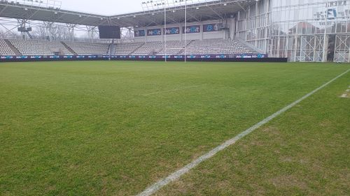 Gazonul de pe stadionul „Arcul de Triumf”. FOTO Radio Dinamo