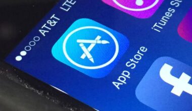 App Store și Play Store găzduiesc numeroase aplicații AI cu funcții de dezbrăcare