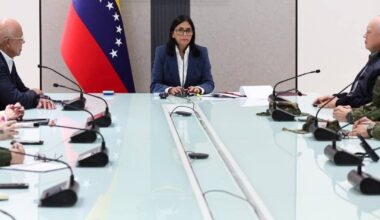 Preşedinta interimară a Venezuelei îi cere opozantei Maria Corina Machado să rămână la Washington