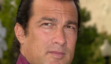 Steven Seagal, amicul lui Putin, își vinde conacul din Rusia pentru 7,5 milioane de dolari