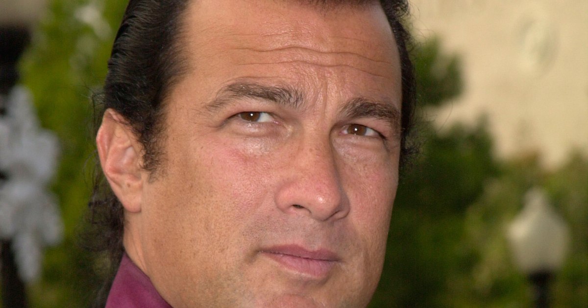 Steven Seagal, amicul lui Putin, își vinde conacul din Rusia pentru 7,5 milioane de dolari