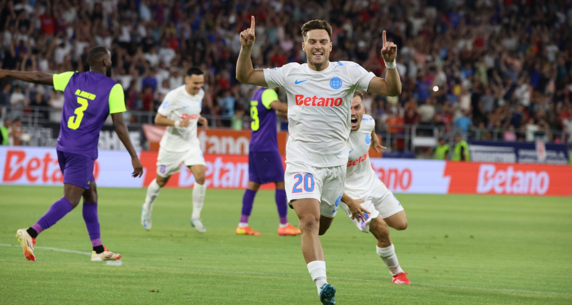 Primii jucători pe care FCSB îi dă afară după eliminarea din Europa League