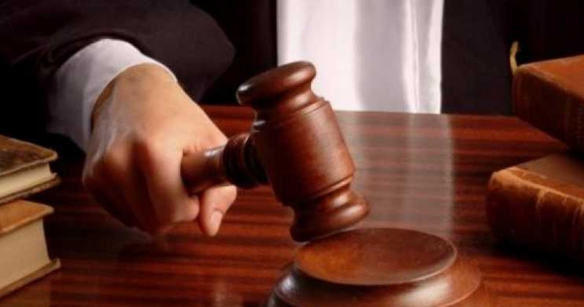 CCR sub presiune: Curtea de Apel București decide asupra cererii de suspendare a judecătorilor constituționali Mihai Busuioc și Cosmin Dragoș