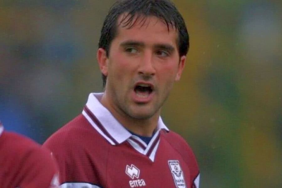 Nae Stanciu, legenda Rapidului, încătușat de polițiști pe bulevardul Dimitrie Pompeiu din București