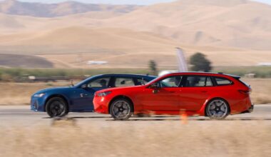 (VIDEO) Noul BMW M5 Touring şi Audi RS6 Performance au concurat într-o cursă directă cu viraj la 180 grade, unde contează greutatea şi manevrabilitatea | PiataAuto.md